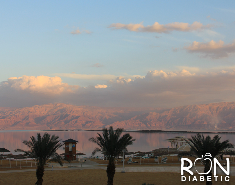 Вид Мертвого моря из лобби отеля HERODS