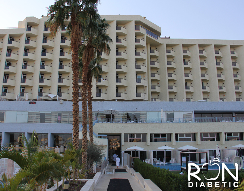 Выход на пляж из отеля HERODS