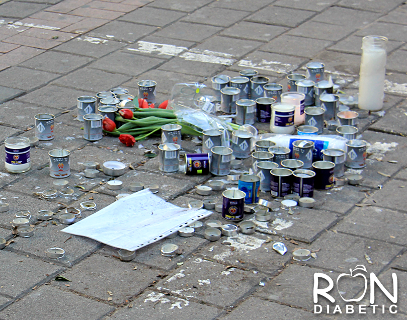 Свечи в память погибшим в теракте. Тель-Авив.