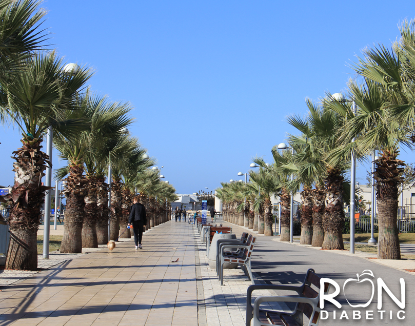 Старый порт. Тель-Авив. Красивая аллея-парк которая ведет к морю.