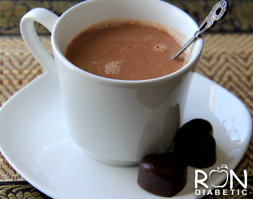 Рецепт домашнего горячего какао на миндальном молоке