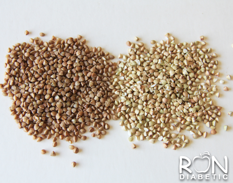 Два вида гречневой крупы: темная (коричневая) и зеленая