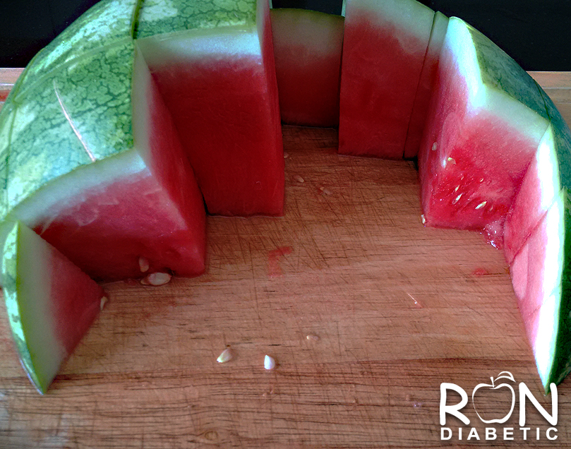 Как разрезать арбуз: легкий и быстрый способ