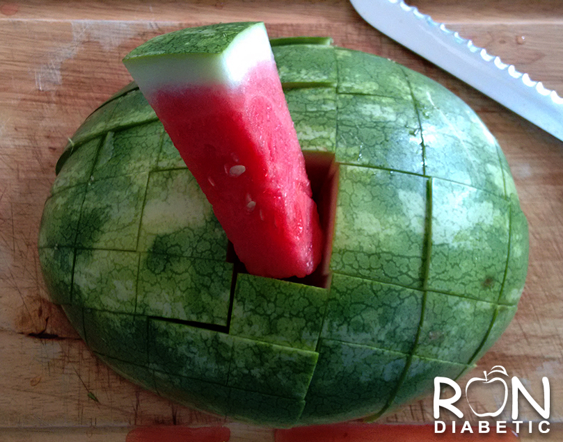 Как разрезать арбуз: легкий и быстрый способ