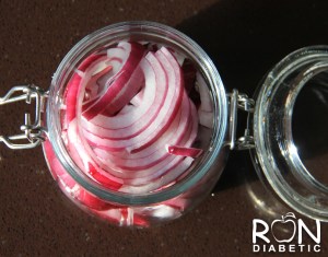 Ферментированный или маринованный красный лук - простой и быстрый способ